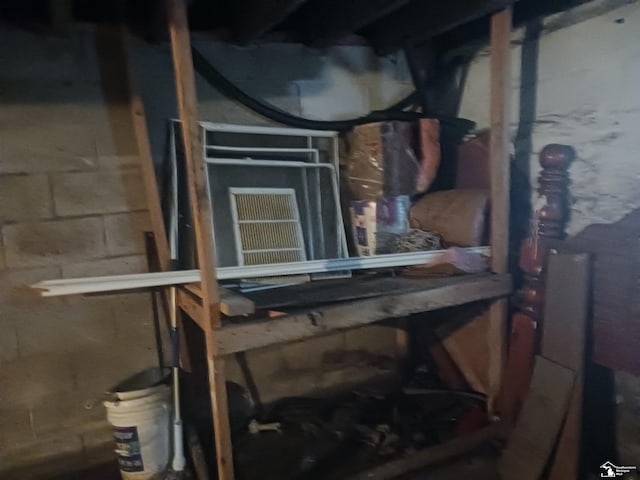 639 Michigan Ave, Monroe, MI 48162 - unfinished basement with concrete block wall