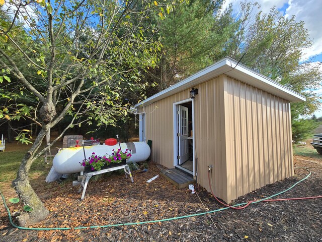 view of outbuilding