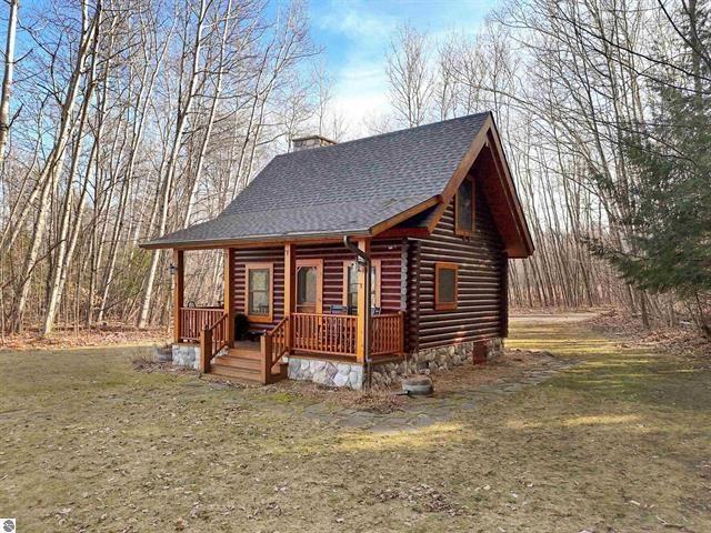 3900 Swaney Rd, Traverse City, MI 49686 - photo 8