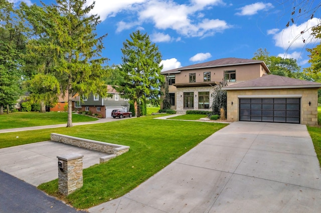 view of front of house featuring a front lawn