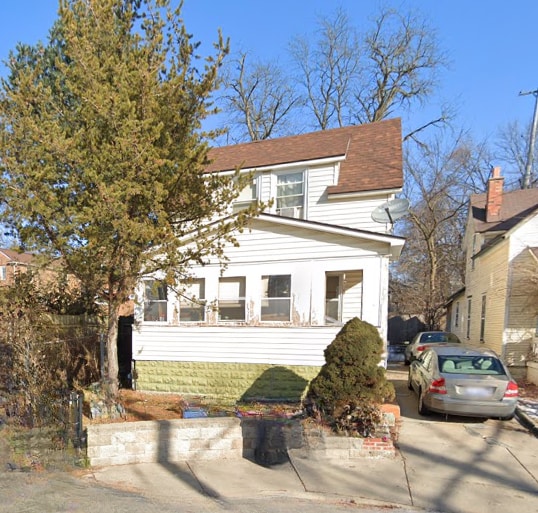 view of front of property