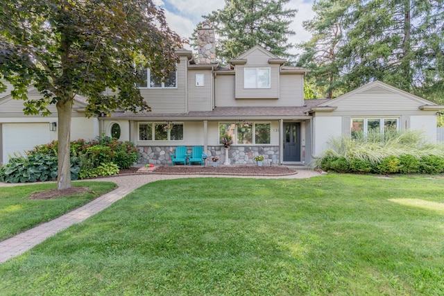 view of front of house with a front lawn