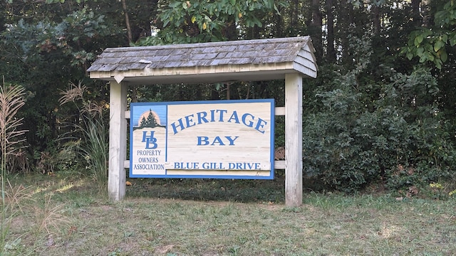 view of community / neighborhood sign