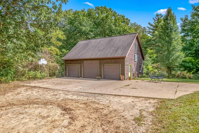 2488 Wilson St, Hillsdale, MI 49242 - view of detached garage