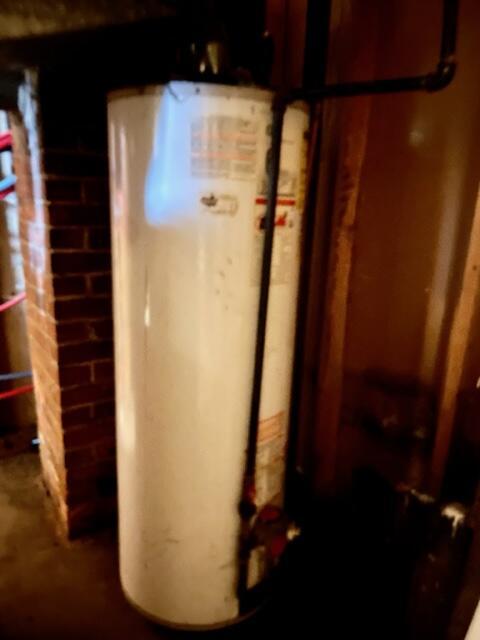 120 Oak St, Hillsdale, MI 49242 - view of utility room