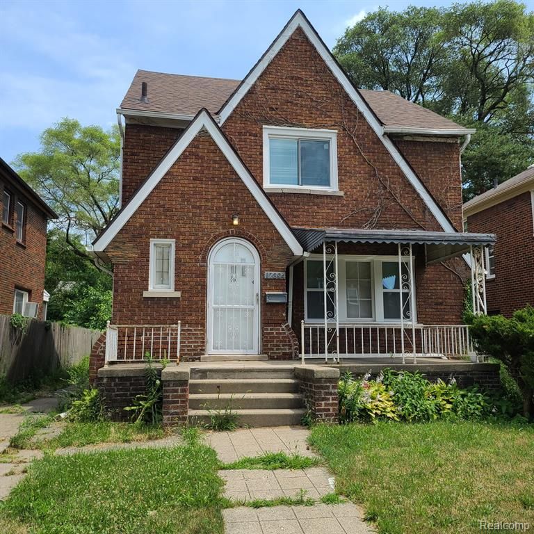 view of front of home with covered porch