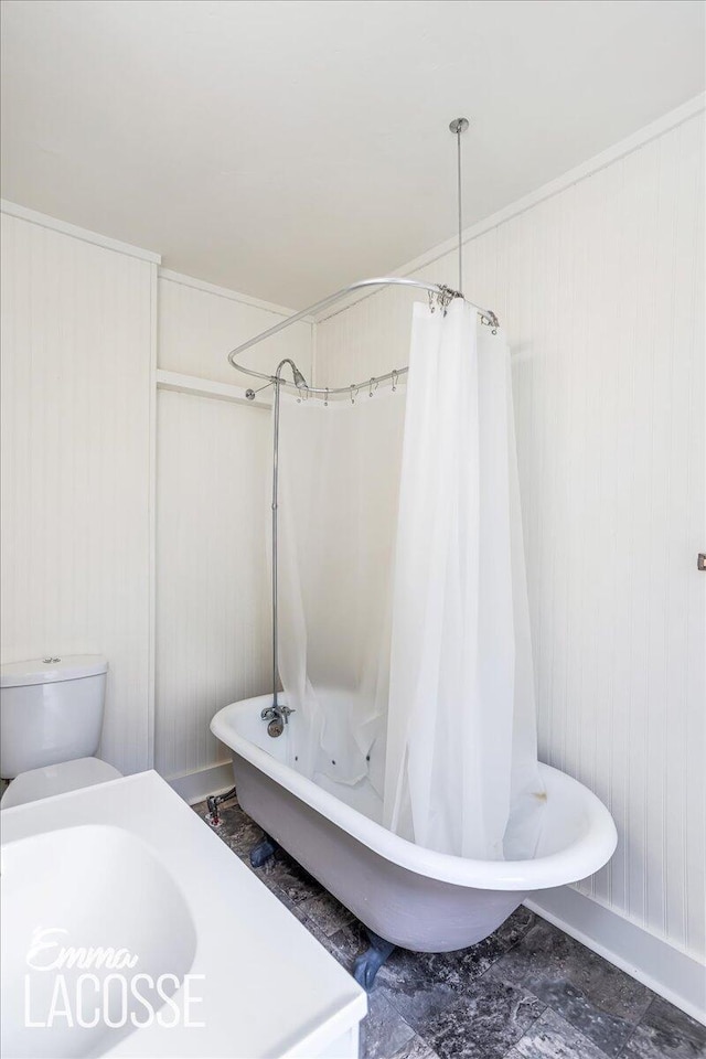 318 Diamond Ave SE, Grand Rapids, MI 49506 - bathroom with shower / bath combination with curtain and toilet