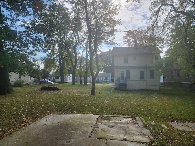 view of yard with a patio area