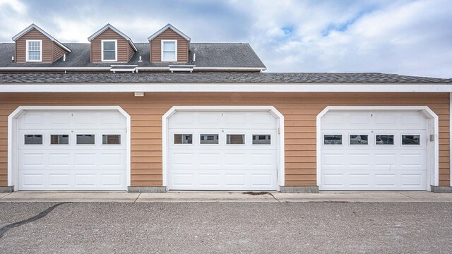560 Little Lake Dr Unit 19, Ann Arbor, MI 48103 - view of garage