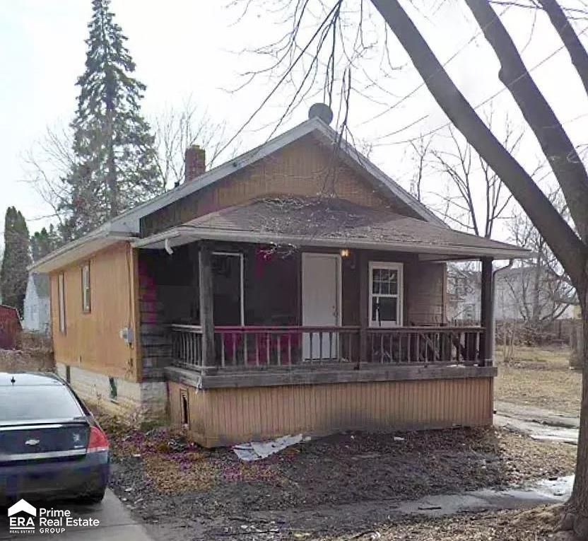 view of home's exterior featuring covered porch