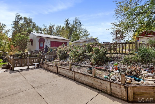 exterior space featuring an outbuilding