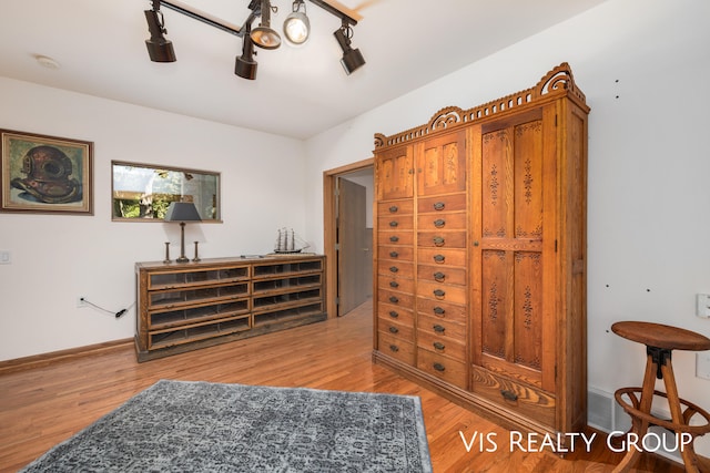 wine area featuring light hardwood / wood-style floors