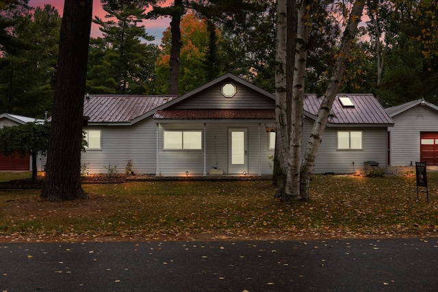 view of front of property