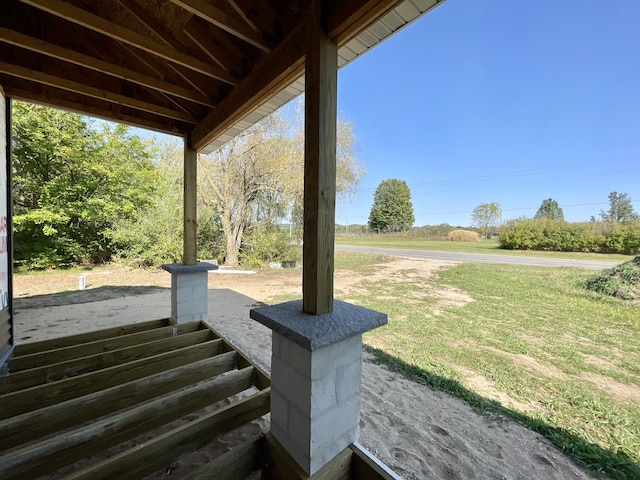 6193 S Pere Marquette Hwy, Pentwater, MI 49449 - view of yard