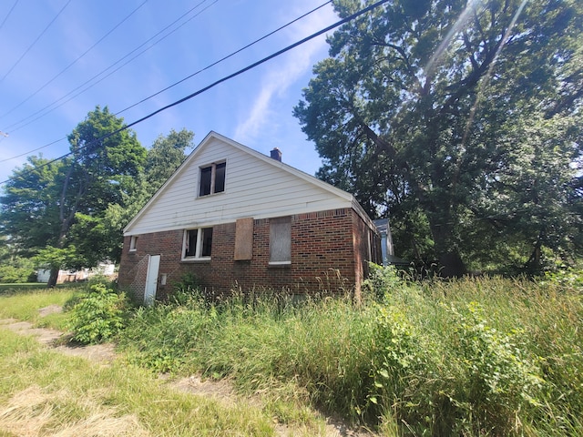 view of side of property