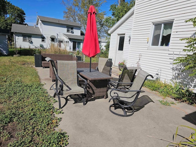 view of patio with outdoor lounge area