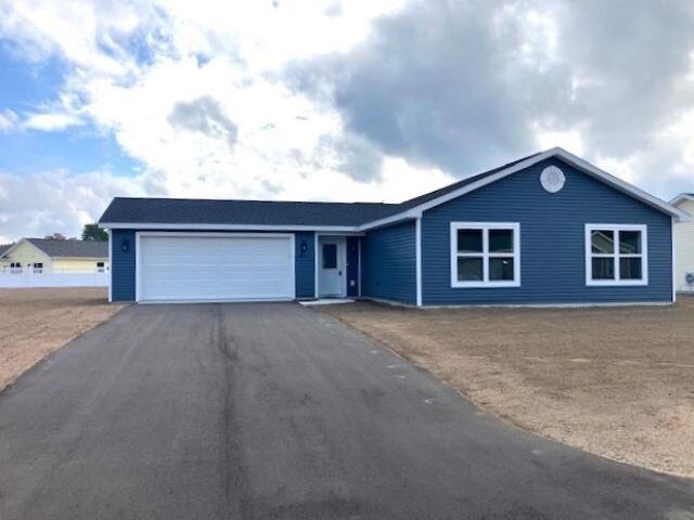 2615 Plover Dr, Traverse City, MI 49685