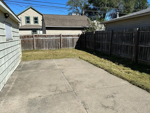 13676 Oakdale St, Southgate, MI 48195 - view of patio / terrace