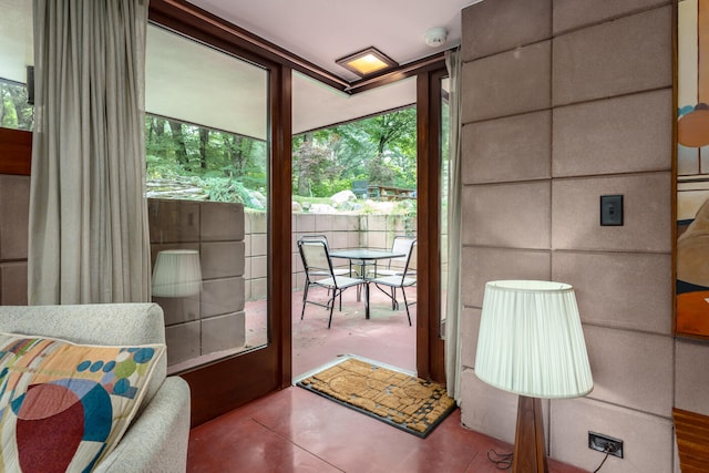 entryway featuring concrete flooring
