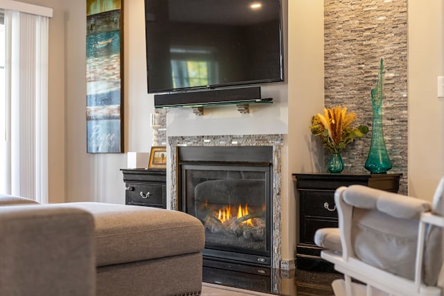 22461 Milner St, Saint Clair Shores, MI 48081 - sitting room featuring a glass covered fireplace