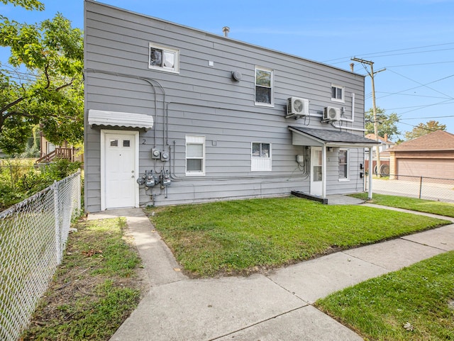 view of front of property with a front yard