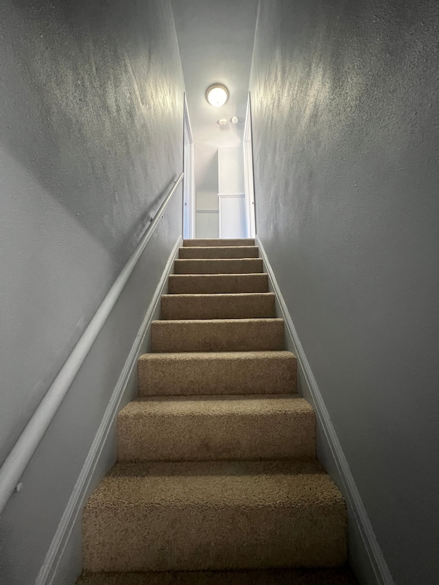 20400 Monica St, Detroit, MI 48221 - view of stairs