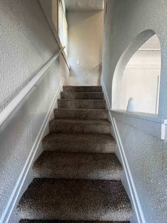 15361 Wisconsin St, Detroit, MI 48238 - stairway with a textured wall