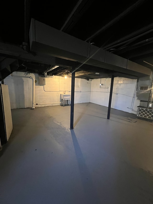 15361 Wisconsin St, Detroit, MI 48238 - unfinished basement with a sink