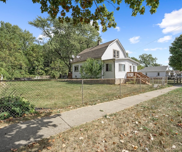 view of front of house featuring a front yard