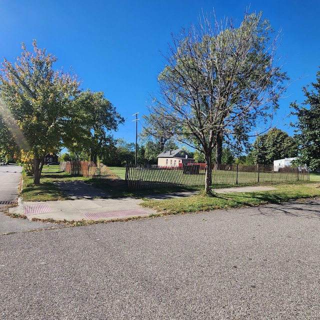 2700 Huron St, Detroit, MI 48216