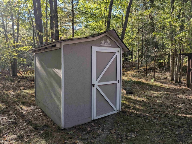 view of outbuilding