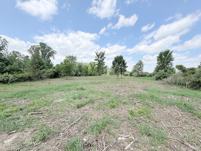 11 Sullivan Rd, Emmett, MI 48022