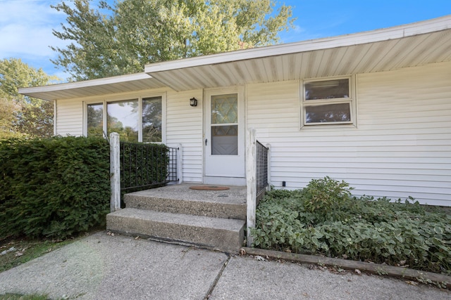 7080 Pine Island Dr NE, Comstock Park, MI 49321 - view of doorway to property