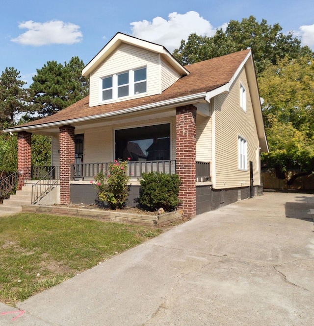 view of front of property with a porch