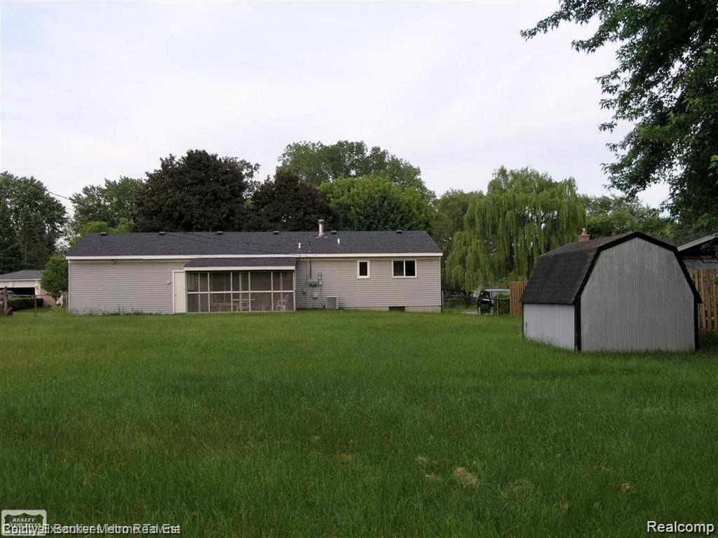 45367 Gable Inn St, Shelby Twp, MI 48317 - photo 4