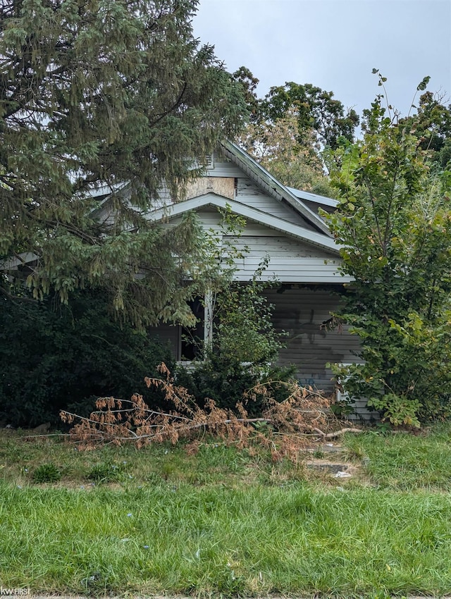 view of property exterior