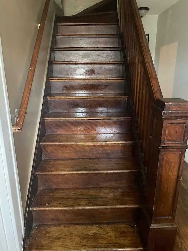 7603 Kentucky St, Dearborn, MI 48126 - view of stairway