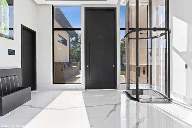 639 Sul Lago Ave S, Benton Harbor, MI 49022 - foyer entrance featuring marble tiled floors