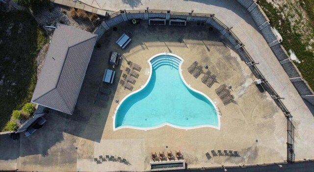 639 Sul Lago Ave S, Benton Harbor, MI 49022 - aerial view of property and surrounding area with a pool area