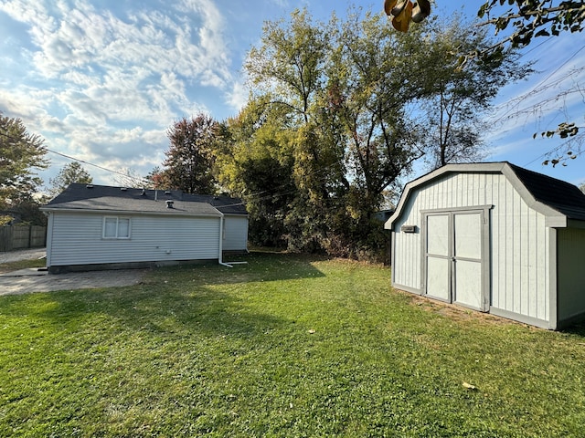 view of yard with a shed