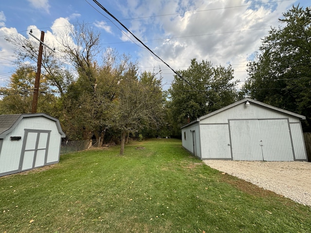 view of yard with a storage shed