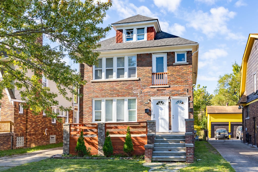 view of front of house