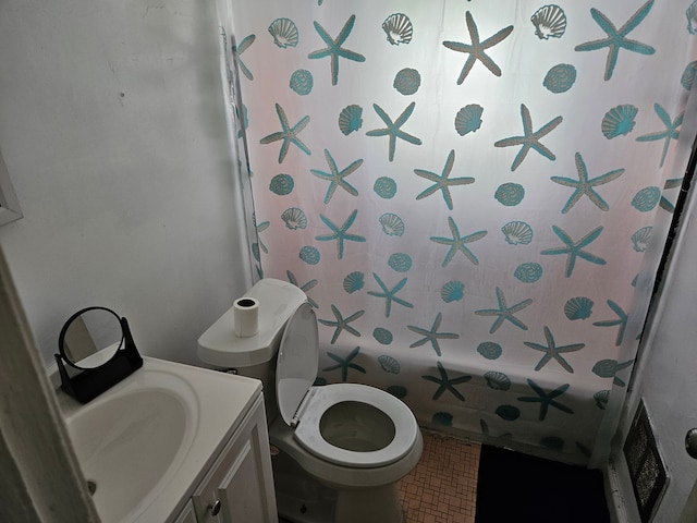 full bathroom featuring shower / bath combination with curtain, vanity, and toilet