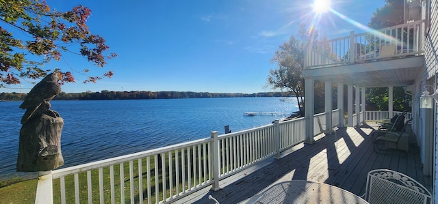 dock area featuring a water view