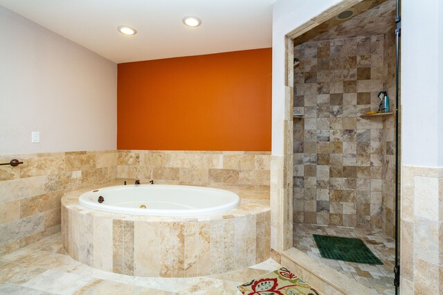 4345 Pine Tree Trl, Bloomfield Hills, MI 48302 - full bath with a whirlpool tub, a tile shower, and recessed lighting