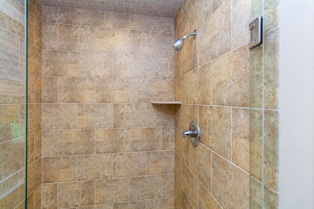 4345 Pine Tree Trl, Bloomfield Hills, MI 48302 - bathroom view of tiled shower