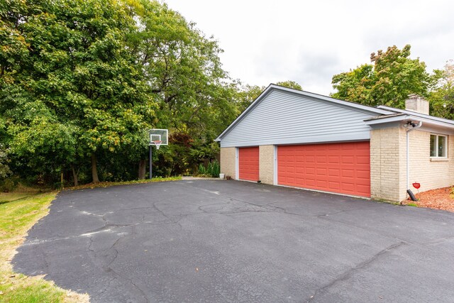 4345 Pine Tree Trl, Bloomfield Hills, MI 48302 - view of detached garage