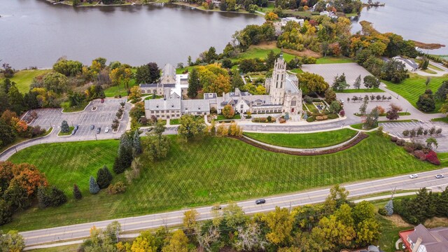 4345 Pine Tree Trl, Bloomfield Hills, MI 48302 - aerial view of property and surrounding area featuring a large body of water
