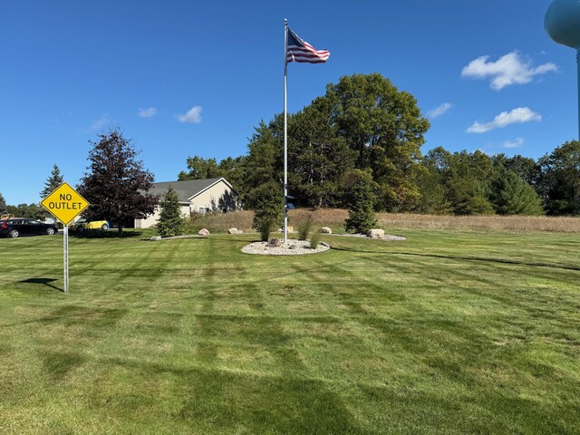 1933 Pine Rdg Unit 5, Manistee, MI 49660 - view of grassy yard