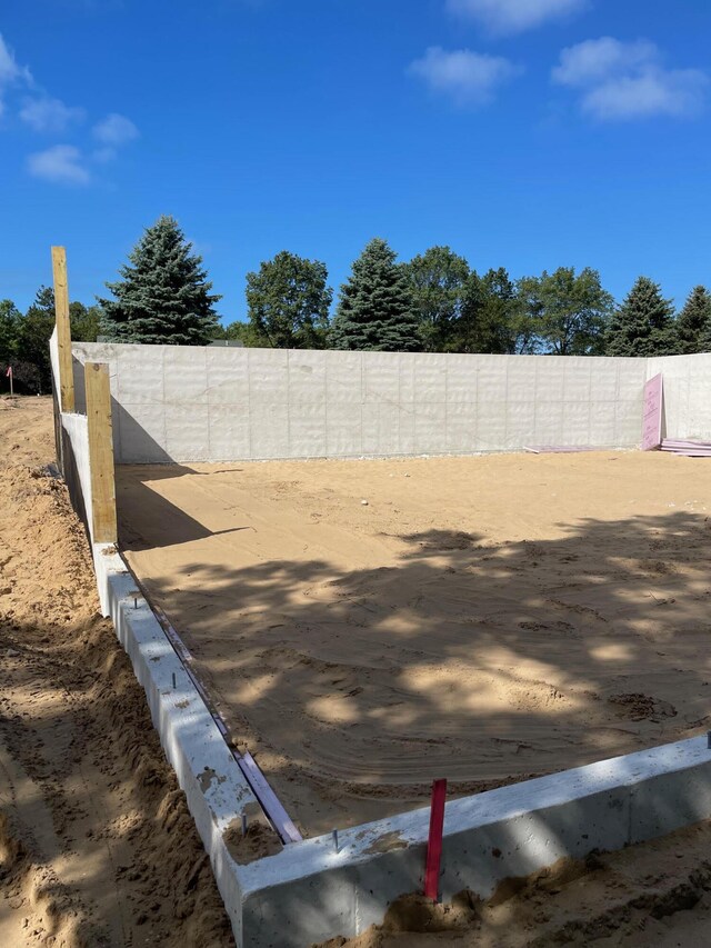 1933 Pine Rdg Unit 5, Manistee, MI 49660 - view of yard